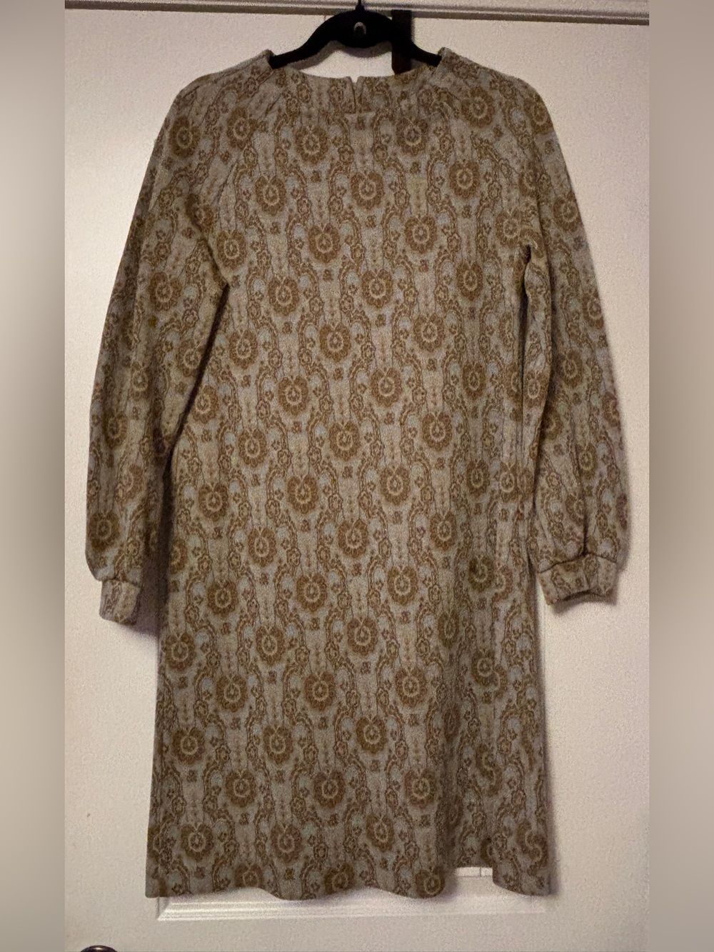 Vintage 1960s Milo Long-Sleeve Paisley Shift Dress in Olive Brown, medium